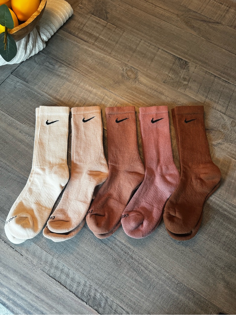 Nike women’s Crew Socks 5-Pack in Cream, Tan, Rose, Mauve & Brown